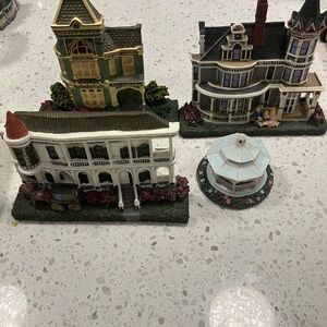 Catherine Karnes Munn Miniature Victorian House Set